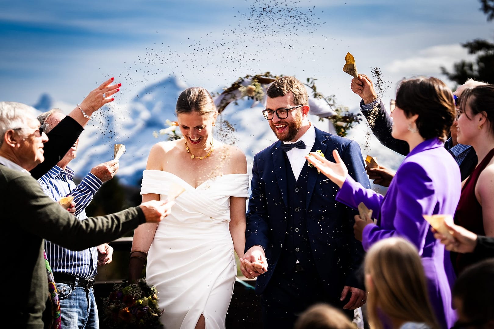 Dis-moi oui : Photographe de mariage en Valais. Saisir des instants fugaces, cadre l'essentiel et apprivoiser la lumière.