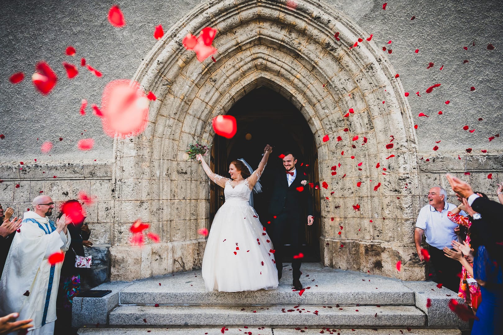 Basile & Marouchka, un mariage à Ovronnaz en Valais, photos de couple prise par Erick, photographe Dis-moi oui