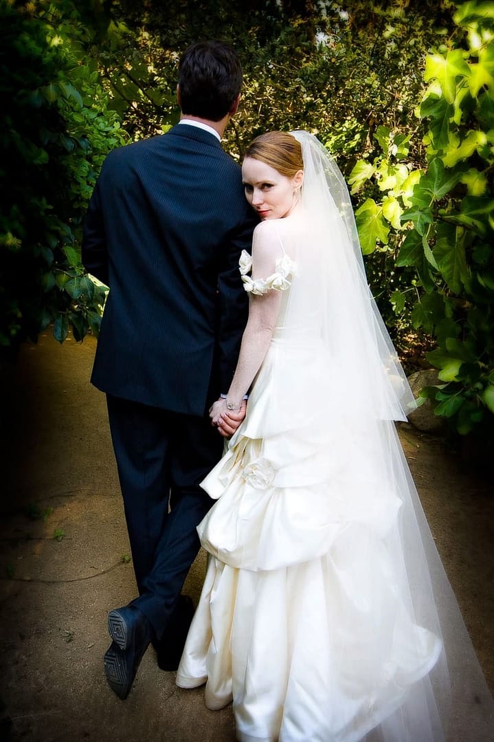 Mariage à Sion : moment intime capturé au cœur du Valais par le photographe Dis-moi Oui.